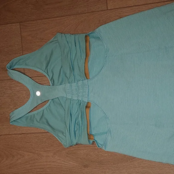 Lululemon Turbo Tank Size 8 - Picture 12 of 13